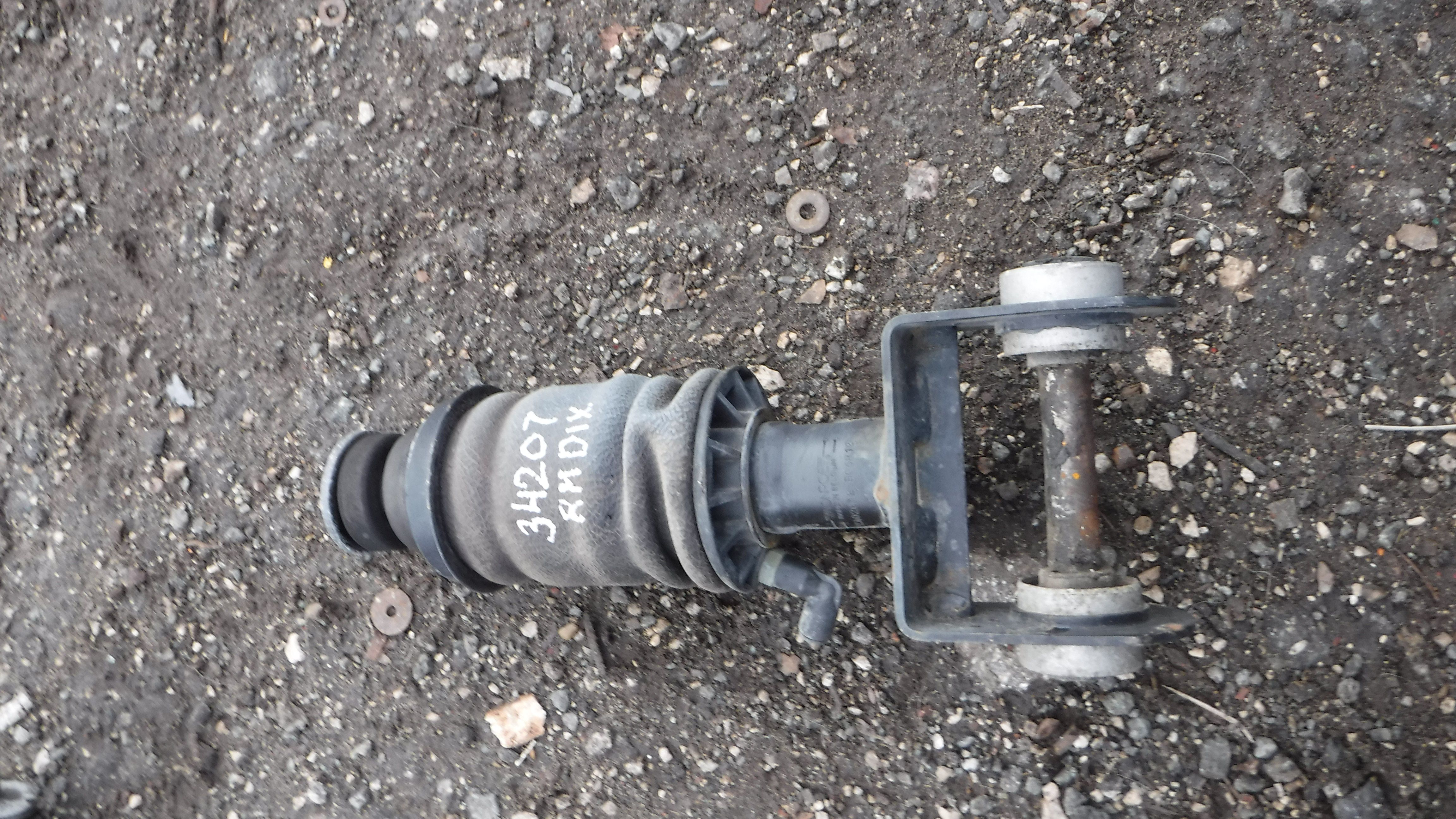 Амортизатор подушка кабины задняя 7482052893 P2A02012 B06B12 Renault Magnum DXI12 2005